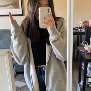 Meet your Posher, Ella